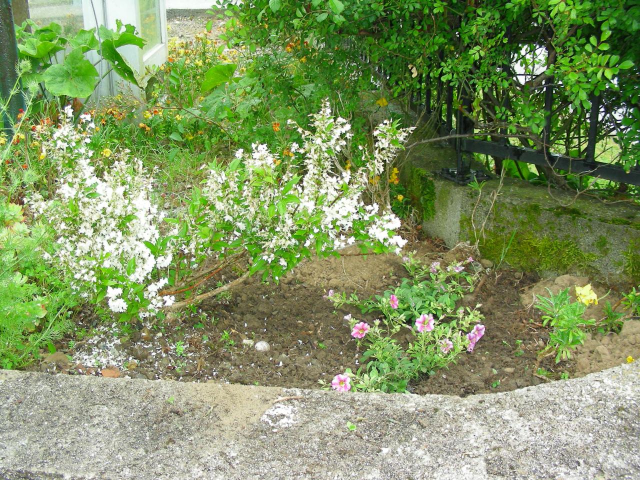 Fleurissement samedi 14 mai 2016