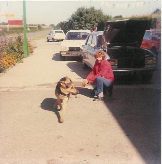 Henri devant la station en 1987