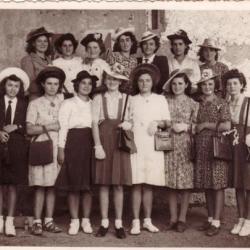 Jeunes filles de Lacajunte en 1942